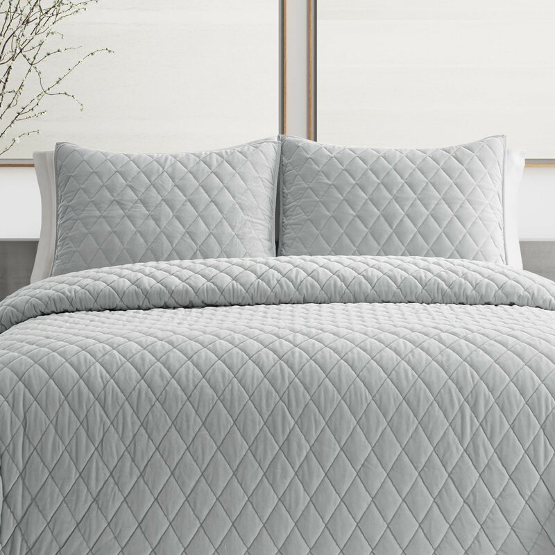 COMFLIVE Diamond Velvet Microfiber Modern & Contemporary 3 Piece Quilt Set