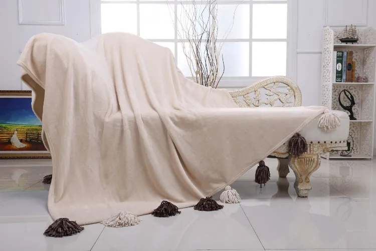 Hot Sale100% Polyester Bedding Cheap Custom Print Flannel Tassel Fringe Throw Blankets