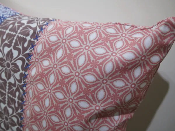 Professional Factory Wholesale Colorful Pleasant Polyester Patchwork Pillows