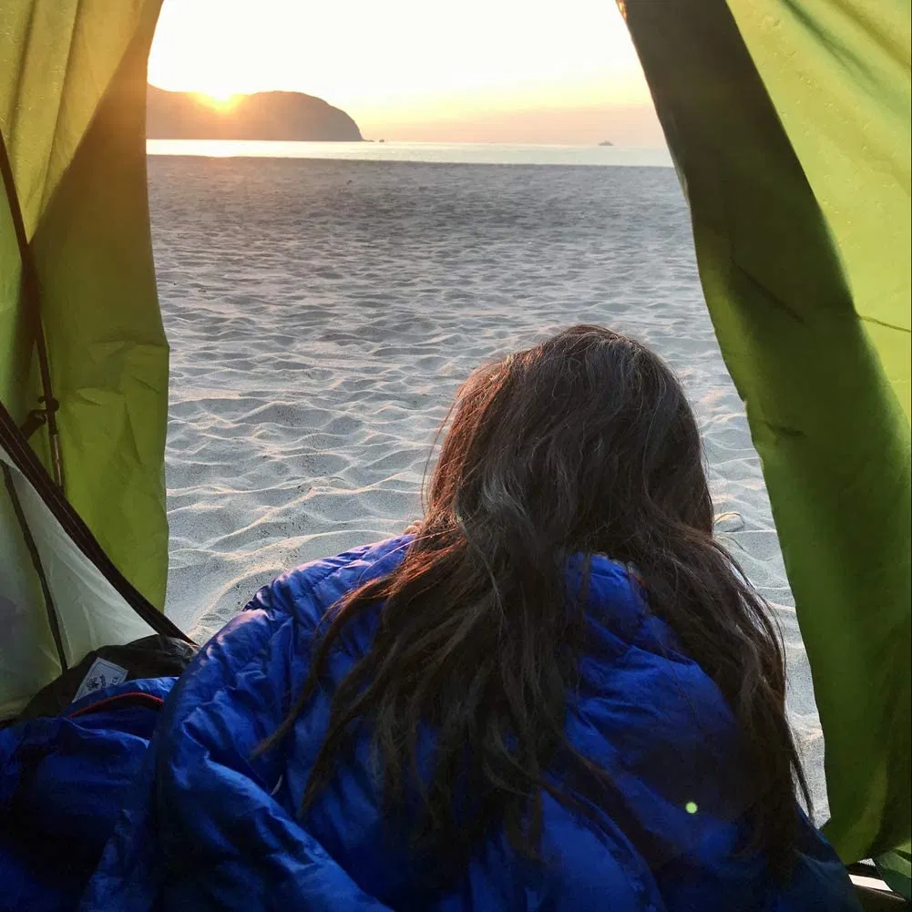 Ultralight Winter Warm 20d 400t Nylon Waterproof Feather Down Blanket Outdoor Camping Blanket for Traveling