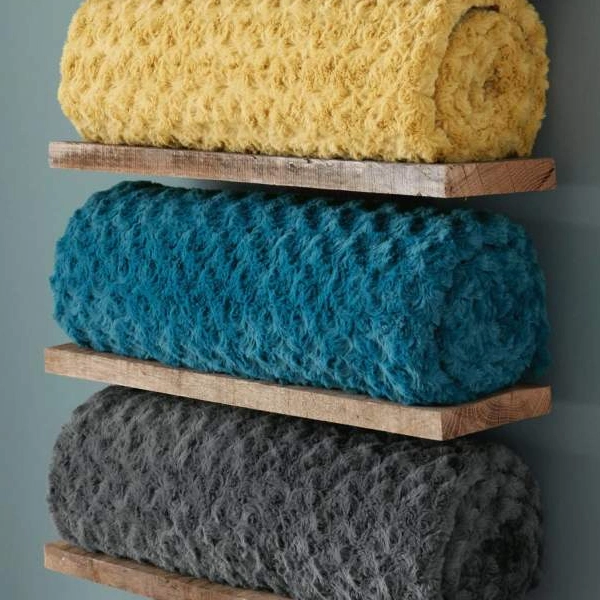 Wholesale Skin Friendly Plush Fleece Soft Hairy Blankets